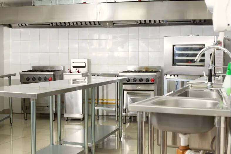 infraestructura de dark kitchen moderna en Las Condes